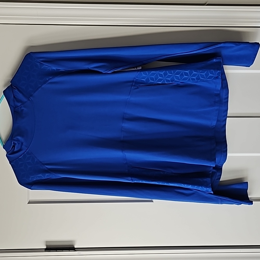 Xersion blue athletic top. Size Large.